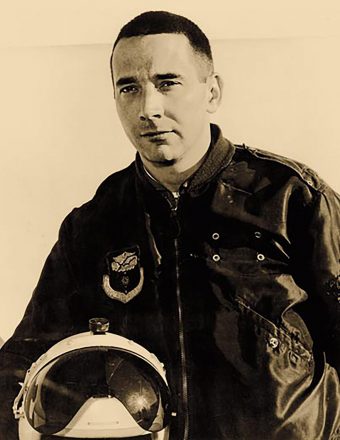 Walter_Boyne_B47_Pilot_2000px