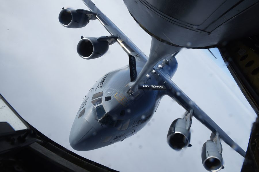 97th Refuels C-17 Globemaster III in first mission