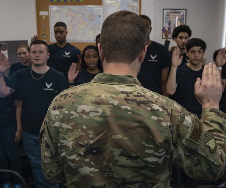 1st Fighter Wing leadership visits recruiting station