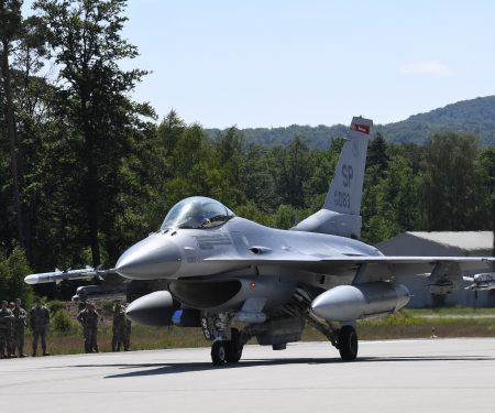 52nd FW participates in 'hot-pit refueling' ACE exercise
