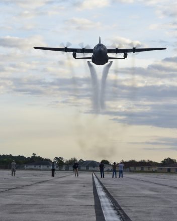 910th spearheads spray course in Florida