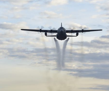 910th spearheads spray course in Florida
