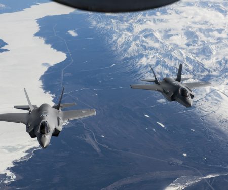 F-35s arrive at Eielson