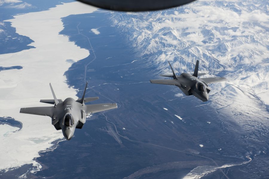 F-35s arrive at Eielson