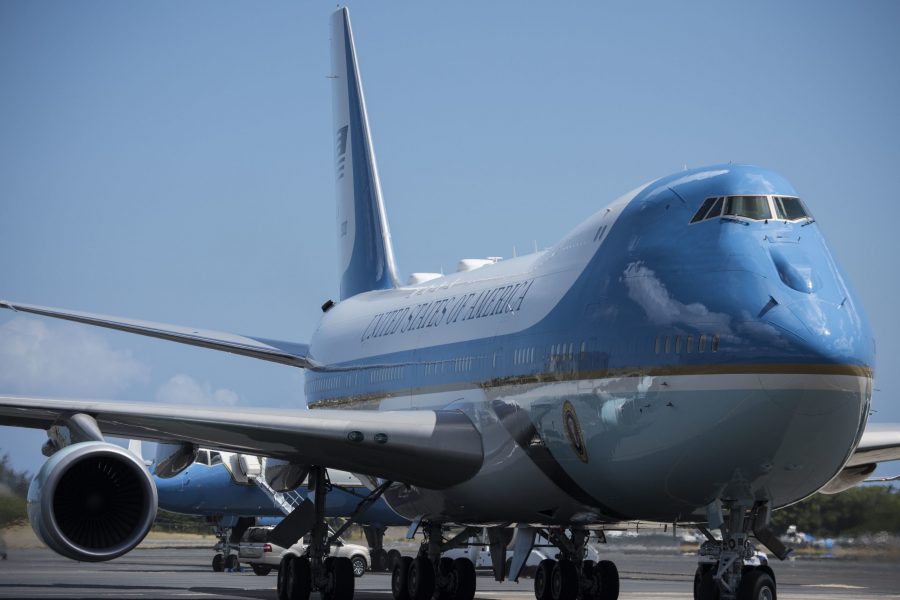 Air Force One refuels