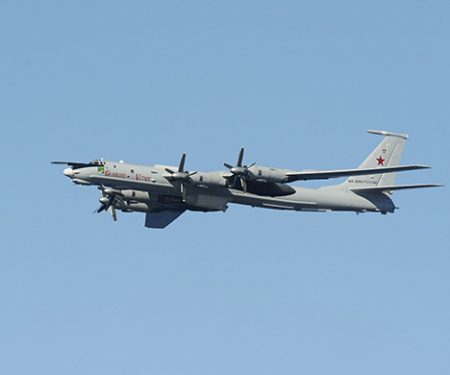 Tu-142