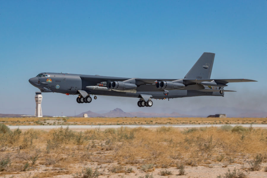 B-52 AGM-183A captive carry test