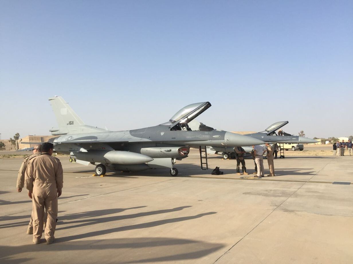 Lockheed Martin Personnel Leaving Iraqi F-16 Base Because of Militia Threats