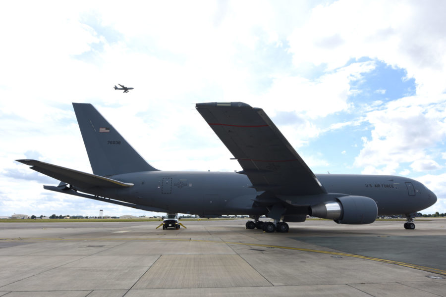 kc-46 tail flashes