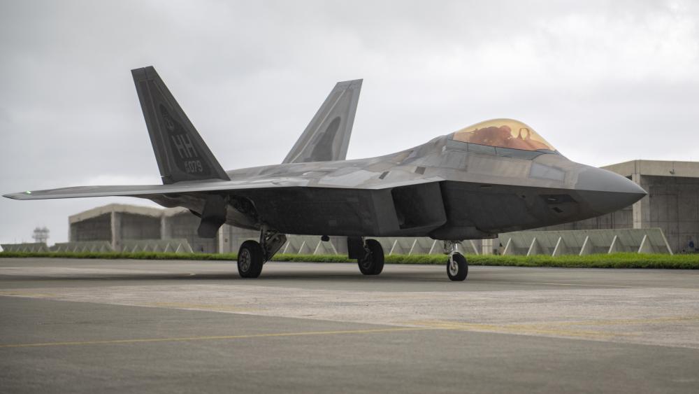 House Moves to Upgrade, Not Retire, Oldest F-22s