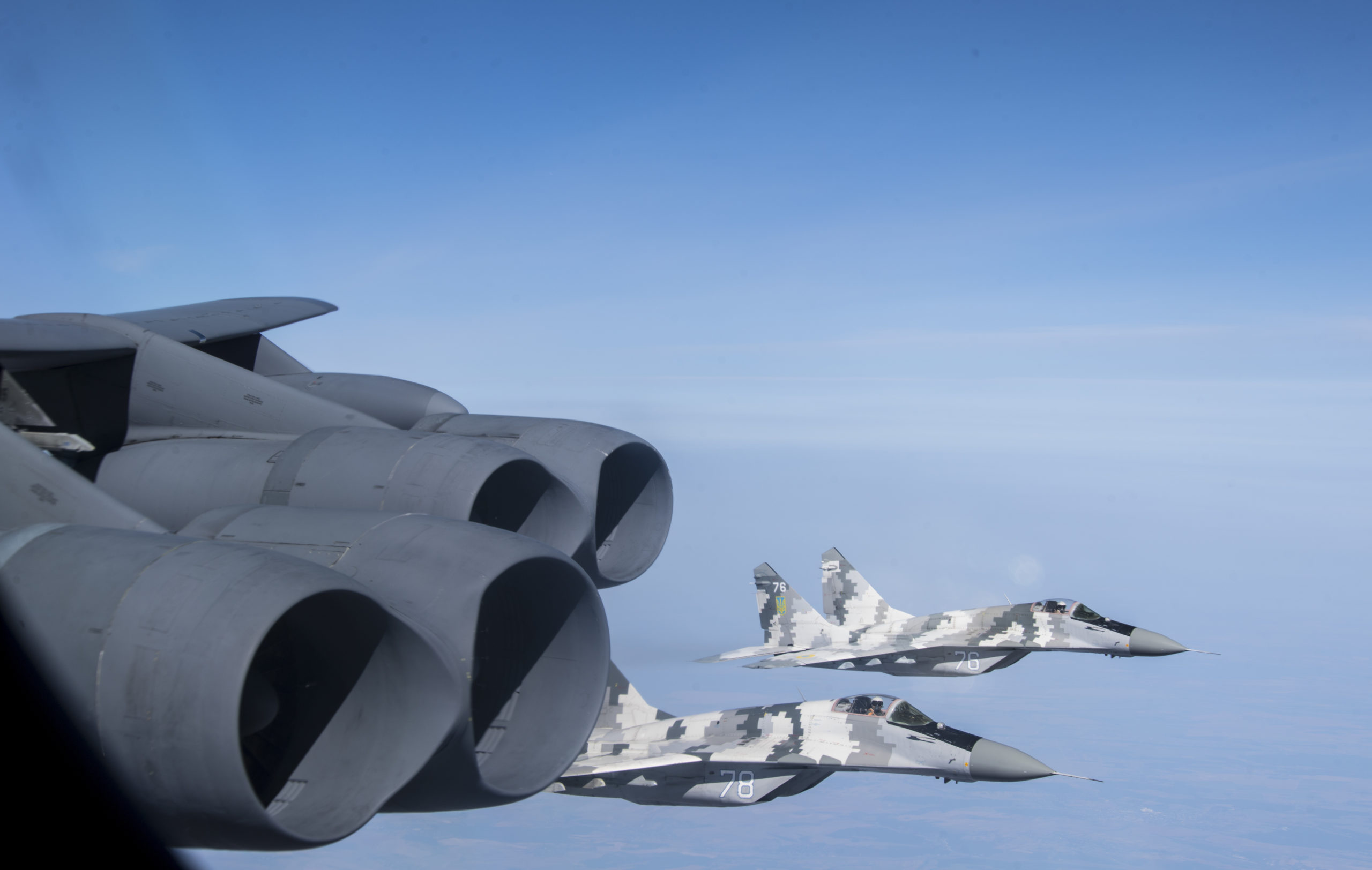 Ukraine Flies ‘Suicide Missions’ With MiGs, Awaits U.S. Decision on F-16 Training