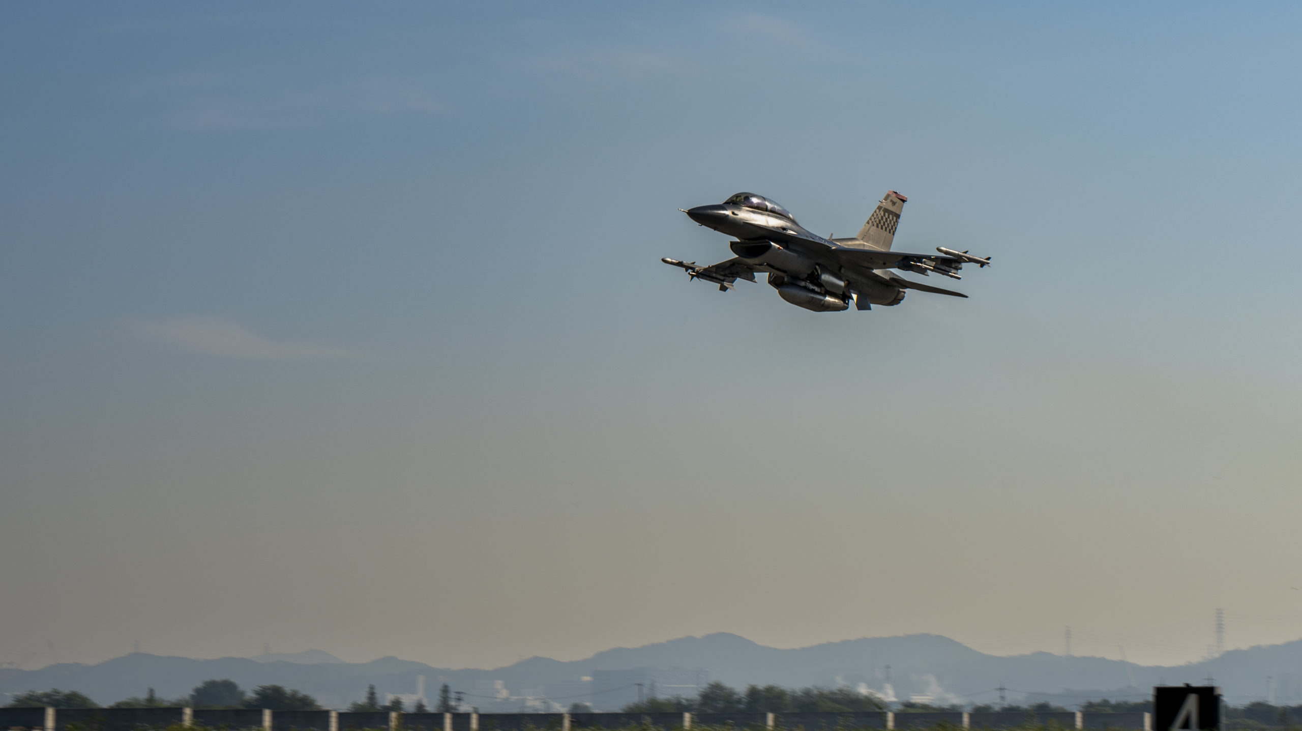 100 USAF Aircraft to Fly in Large-Scale Exercise With South Korea