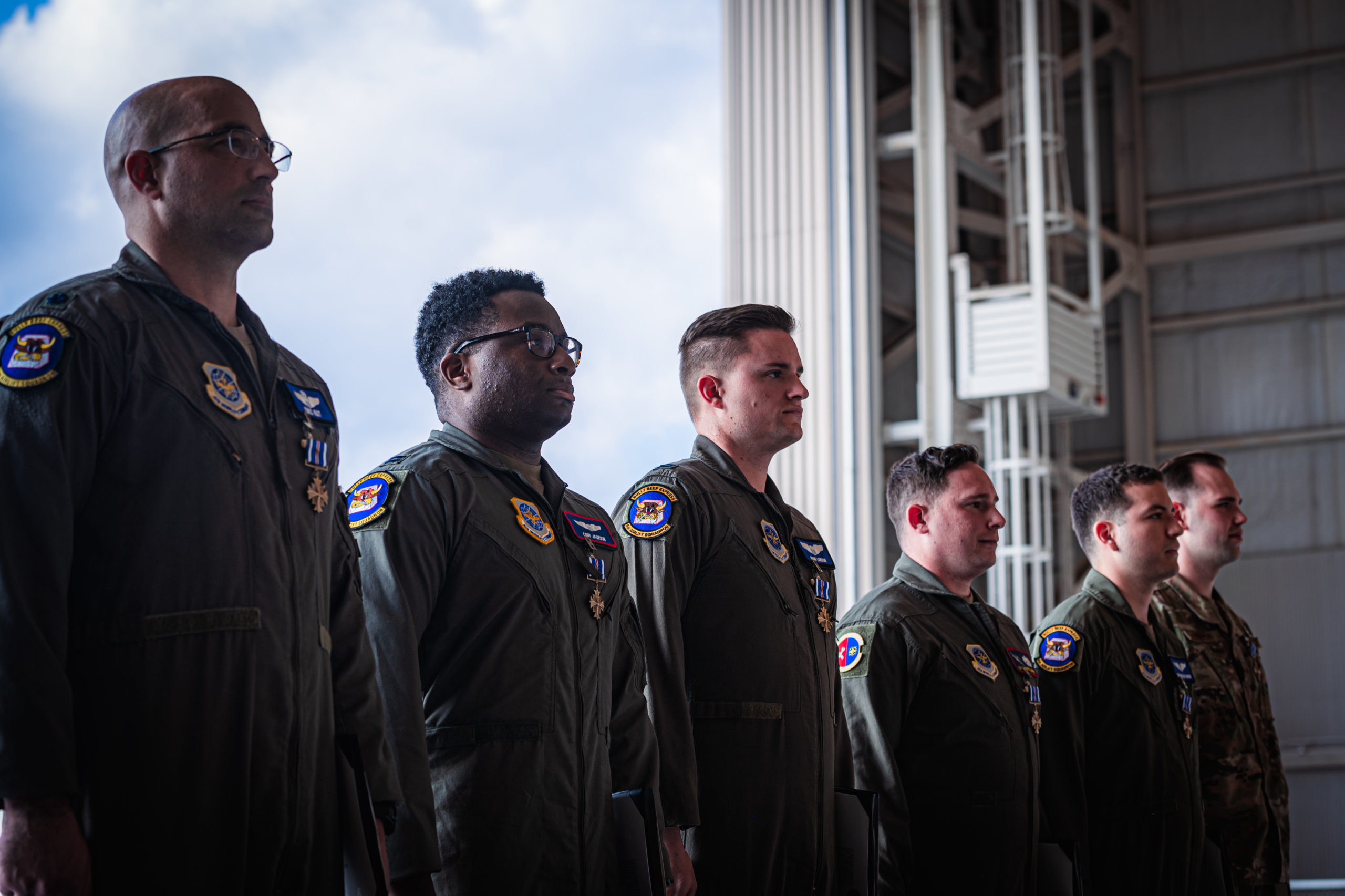 C-17 Crew That Rescued 823 From Afghanistan Awarded Distinguished Flying Crosses