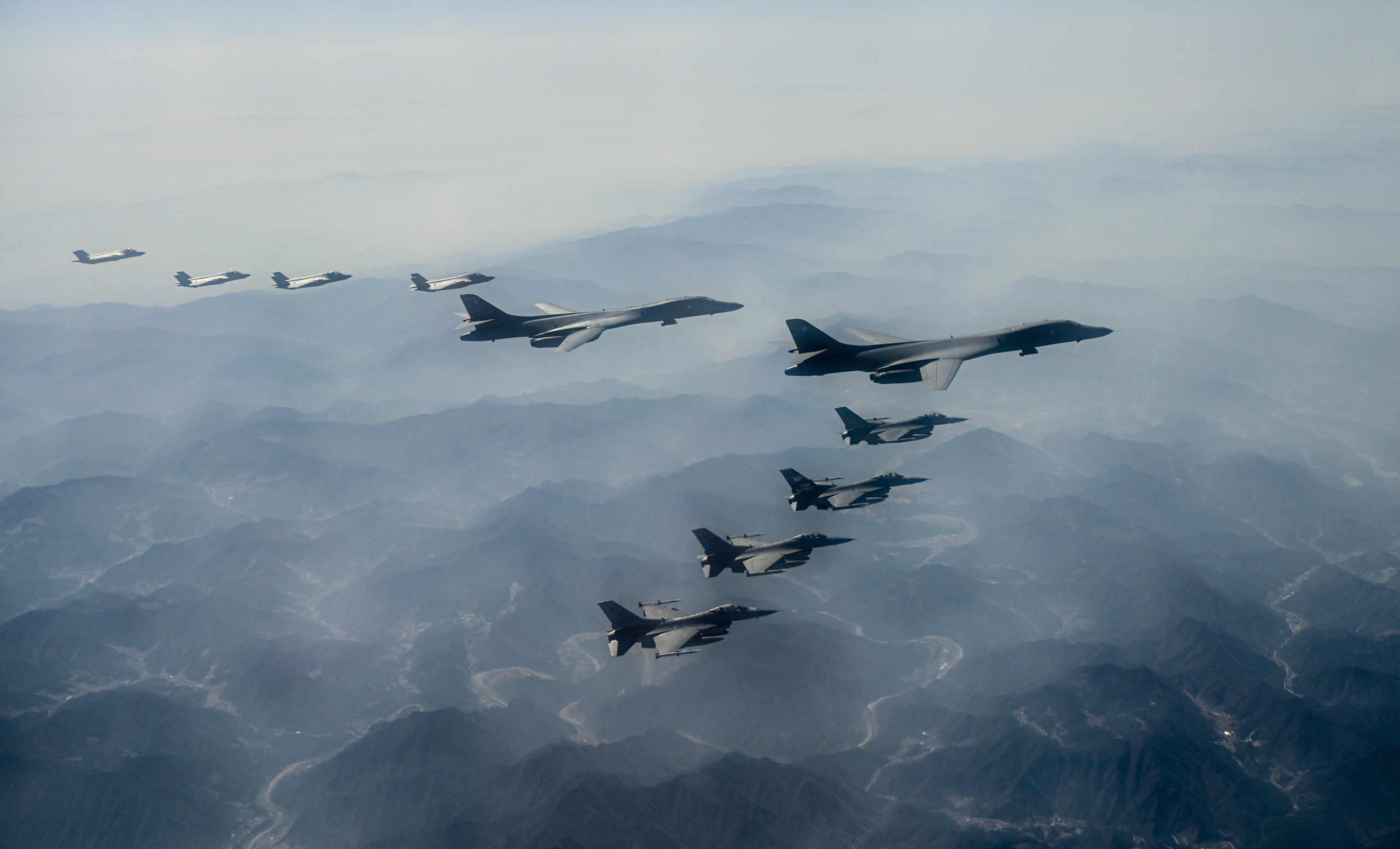 B-1B 랜서, 두 달 만에 네 번째 한국 전투기와 비행