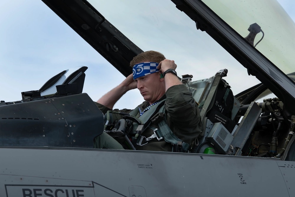 f-16 pilot