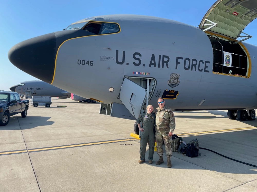 38-Year KC-135 Crew Chief Marshals His Daughter’s First Takeoff
