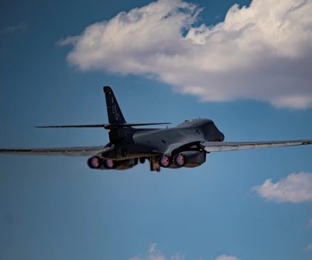 b-1b lancer