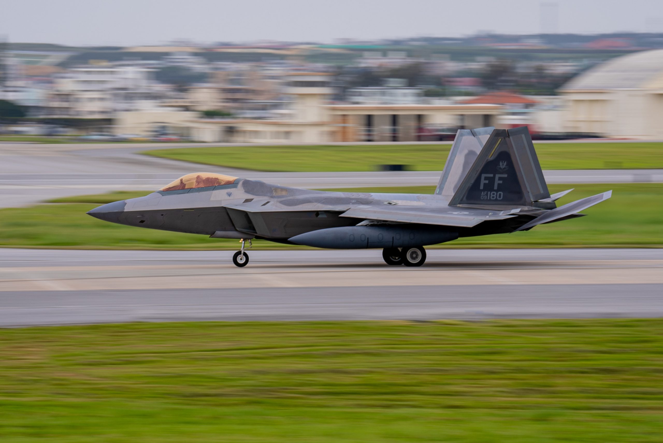 新品 USAF OKINAWA 空軍 プラック嘉手納①点41STairborne 171024YOKOTA-OSPREYSphoto01.jpg