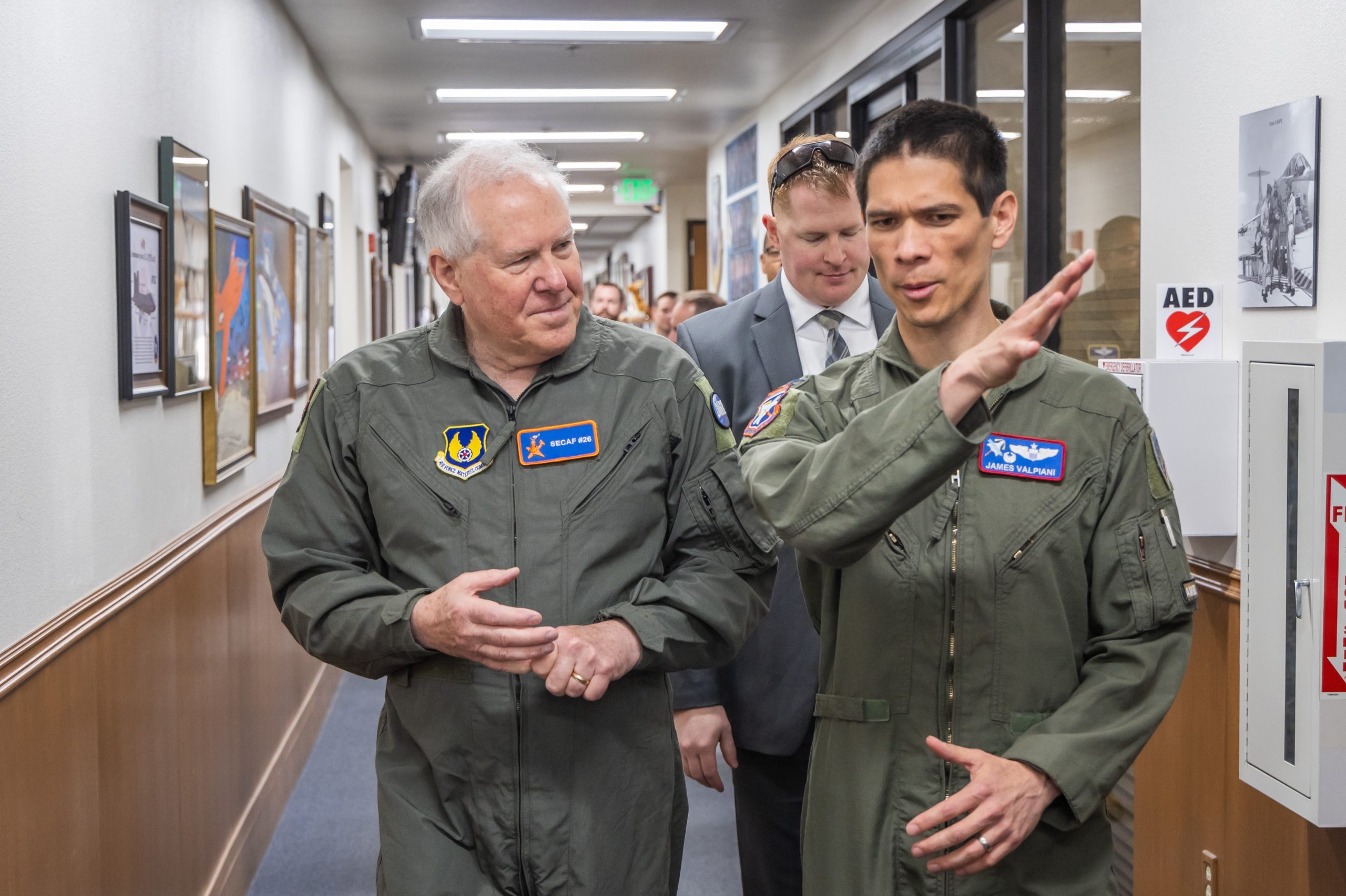 In F-16 Dogfight, AI and Human Pilots Are ‘Roughly an Even Fight,’ Says Kendall