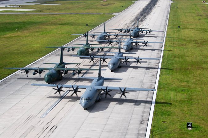 USAF 333d FS クリスマス Photos: Operation Christmas Drop Ends with C-130 Elephant Walk