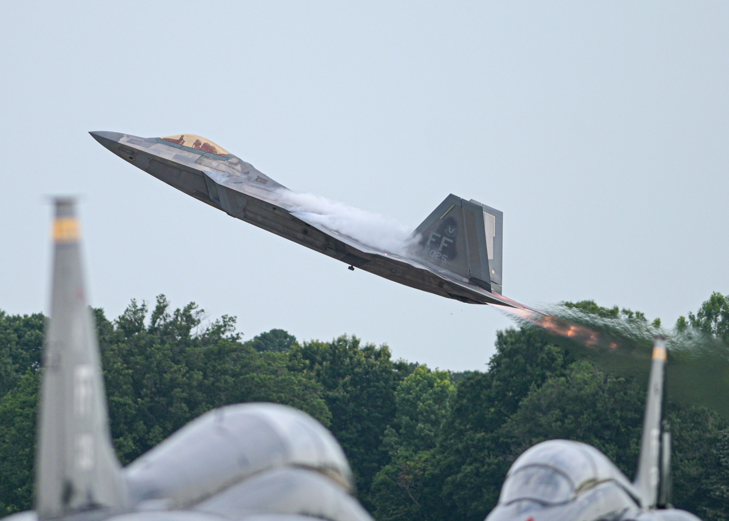 Pentagon Deploys F-22s as Trump Weighs Strikes on Iran