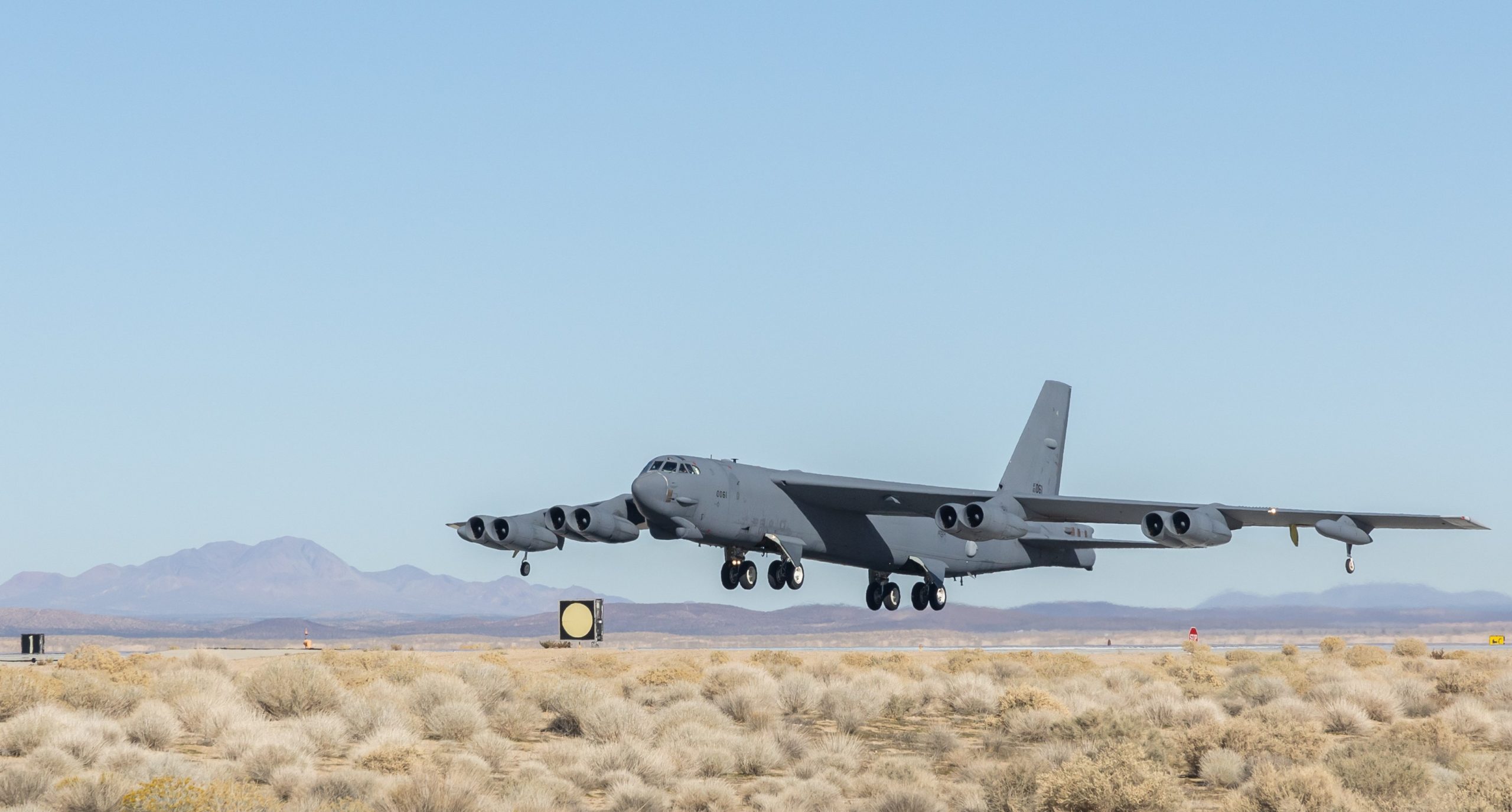 New B-52 Radar Makes First Flight