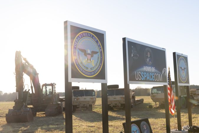 SPACECOM Offering Bonuses to Staffers Who Move to Alabama